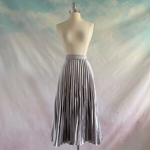 Silver Satin Accordian Pleated Skirt 3XL